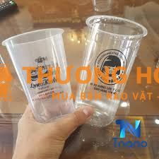 Tuyển Nam in ấn logo ly nhựa làm tại Tân Phú HCM