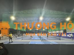 Nhân viên Nam trực sân Pickleball Biên Hoà