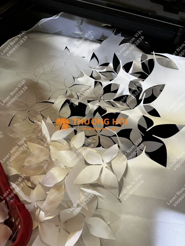 NHẬN GIA CÔNG CẮT LASER HOA VẢI – HOA VOAN | CHUẨN FORM MAY ĐẦM VÁY, ÁO CƯỚI