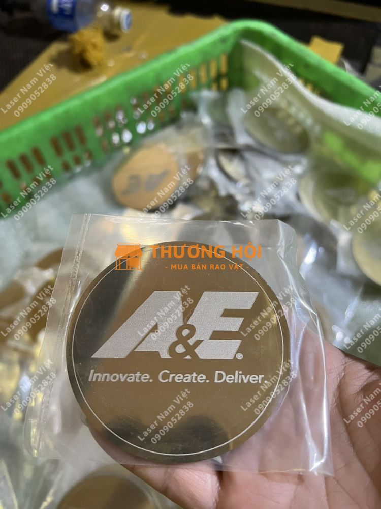 NHẬN GIA CÔNG – SẢN XUẤT TEM NHÃN INOX THEO YÊU CẦU