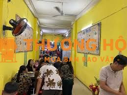 CẦN 1 NAM CHUYÊN BẾP " chiên, xào" 1 nữ rửa chén