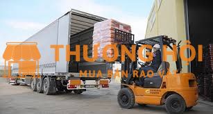 Tài xế lái xe nâng Bình Dương