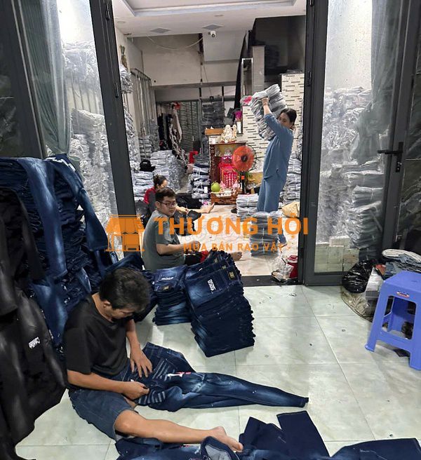 Tuyển 10 Lao Động Phổ Thông - Bao Ăn Ở