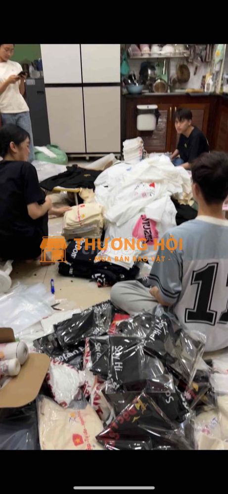 Tuyển nv in áo, lấy hàng