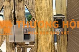 Lắp đặt khóa cửa vân tay cho khu nhà trọ giá rẻ nhất Hà Nội, bảo hành