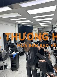 Salon tóc Quận 2 tuyển 2 thợ chính chuyên tóc nam, 2 thợ phụ tóc nữ