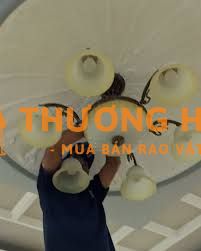 Tuyển thợ điện lắp đèn chùm, quạt trần