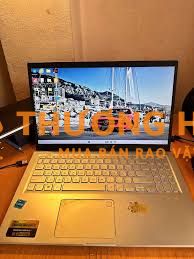 [CẦN BÁN GẤP] Bán ASUS vivobook I3 15.6 inch 8GB/152 GB