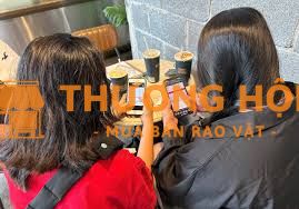 Anh nhận thêm 4 bạn làm ở quán, công việc bán về đồ uống