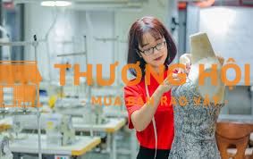 THỢ MAY THỜI TRANG NỮ