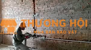 cần 1 bạn phụ kéo dây điện