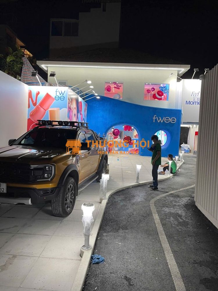 TUYỂN - THỢ QUẢNG CÁO - HÀN - LĐPT - HỌC VIỆC