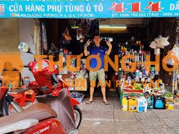 Cửa hàng phụ tùng ôtô cần tuyển nam lao động phổ thông tại Quận 5