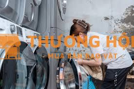 NHÂN VIÊN GIẶT ỦI TỐI