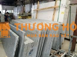 Công nhân Xử lý và Vận chuyển Đá Hoa Cương