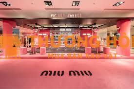 TUYỂN NHÂN VIÊN BÁN MỸ PHẨM