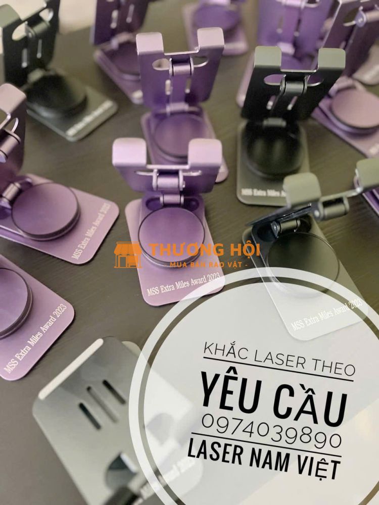 NHẬN KHẮC LASER GIÁ ĐỠ ĐIỆN THOẠI THEO YÊU CẦU
