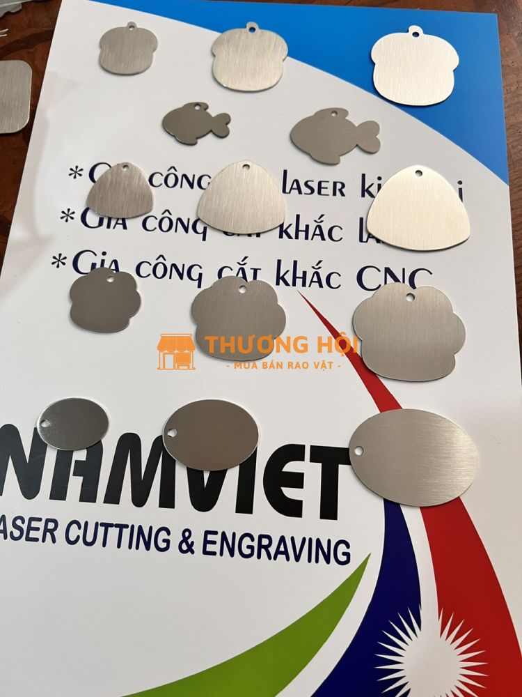 Vì Sao Người Nuôi Chó Mèo Đều Nên Có Thẻ Tên Inox Khắc Laser?
