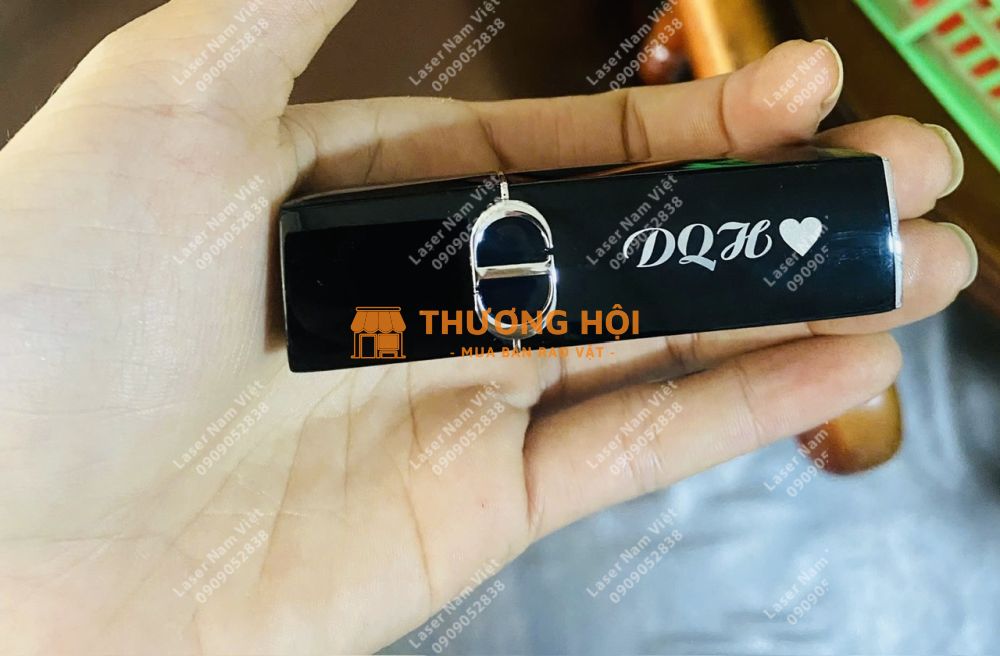 Gia công khắc laser lên son theo yêu cầu - quà tặng nhỏ xinh, dấu ấn riêng biệt