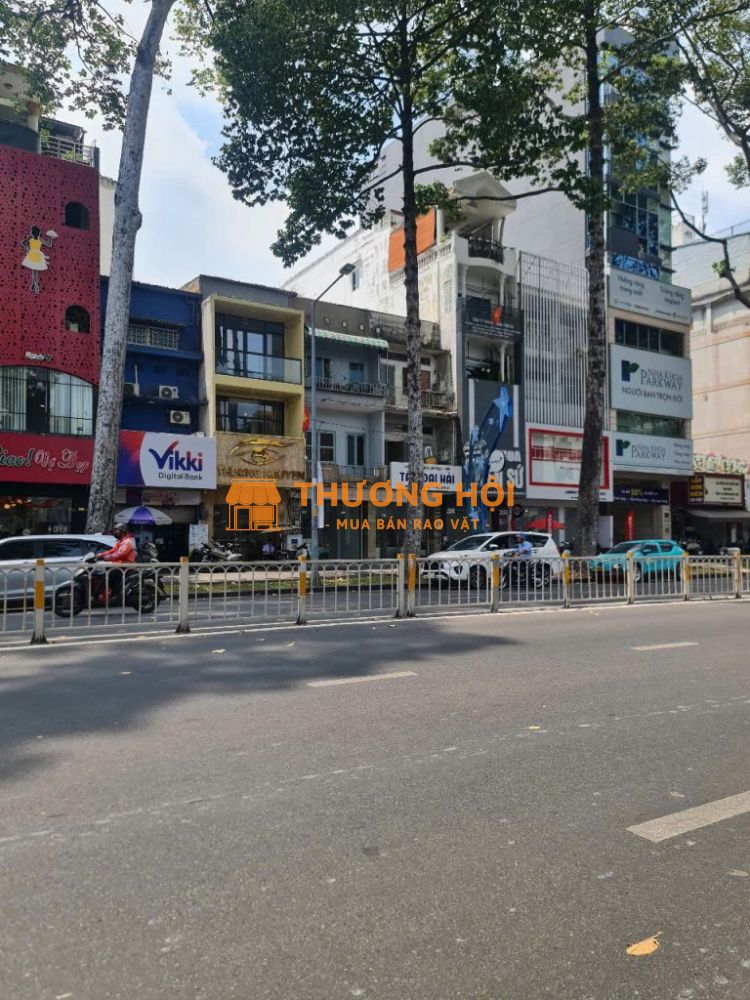 Bán nhà MT Trần Hưng Đạo . Q1