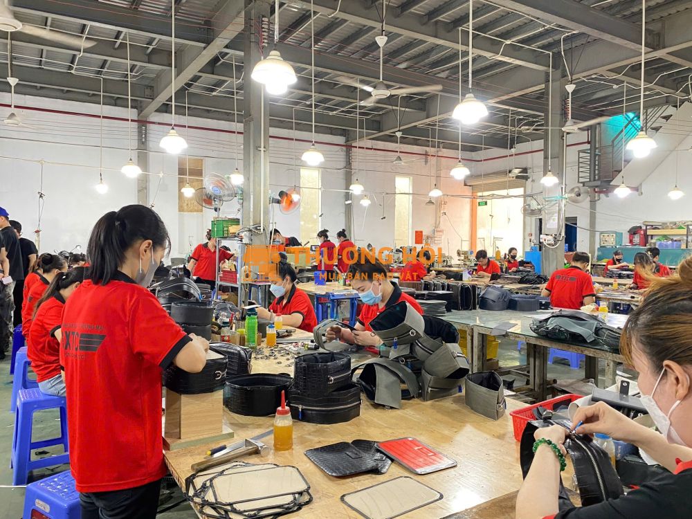 XƯỞNG GIA CÔNG ĐỒ DA THEO YÊU CẦU – PHÁT TRIỂN MẪU RIÊNG, KIỂM SOÁT CHẤT LƯỢNG VÀ TỐI ƯU CHI PHÍ SẢN XUẤT
