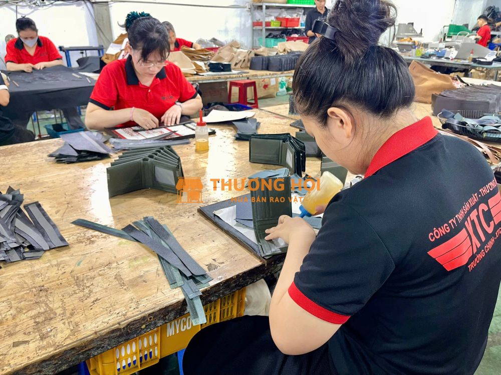 QUÀ TẶNG ĐỒ DA CHO SỰ KIỆN CẦN SẢN XUẤT THEO MẪU RIÊNG
