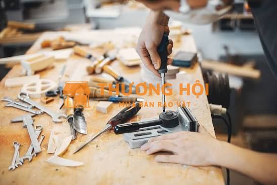 tuyển 2 thợ 2 phụ gỗ công nghiệp